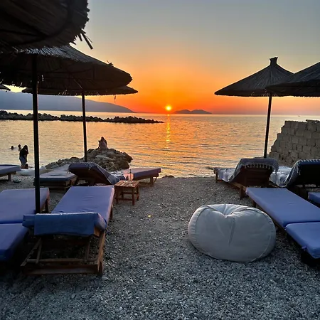 فندق Paros Family Place Radhime 3*