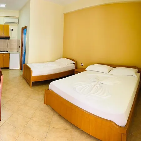 Paros Family Place Radhime 3* Vlorë