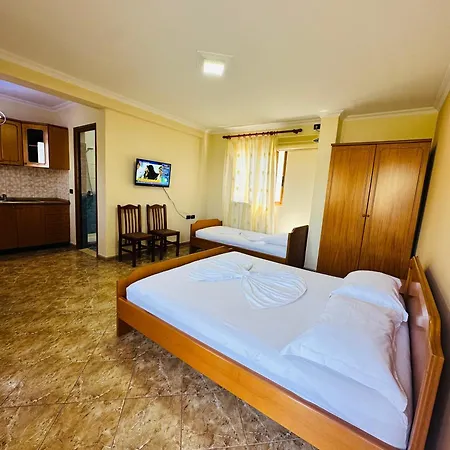 호텔 Paros Family Place Radhime Vlorë