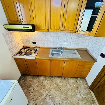 Hotel Paros Family Place Radhime Vlore