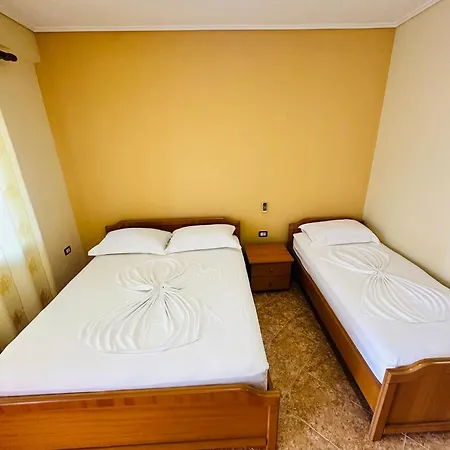 فندق Paros Family Place Radhime 3*
