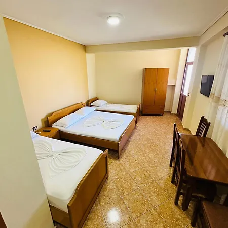 Paros Family Place Radhime 3* Vlorë