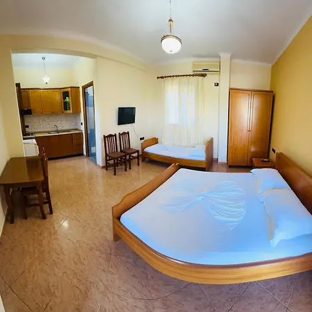 فندق Paros Family Place Radhime 3*