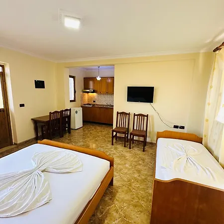 Paros Family Place Radhime