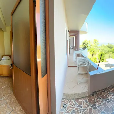 فندق Paros Family Place Radhime فلورا